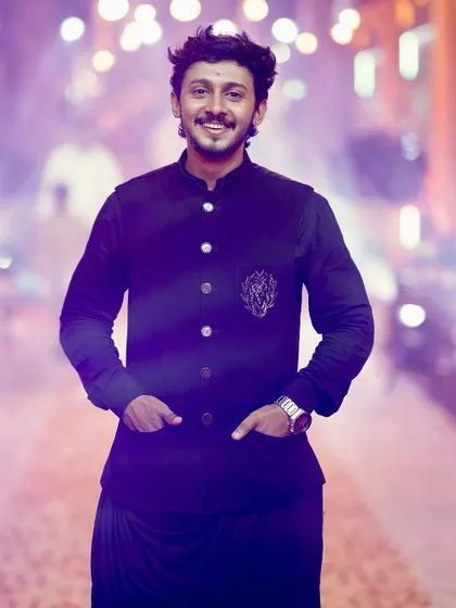 A confident smile in a confident outfit. Our pre-loved collection makes high-end style accessible to everyone.