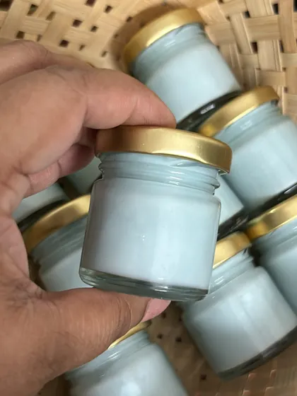 A lovely pastel blue version of my mini jar candles. These are perfect for baby showers, birthdays, or any celebration.