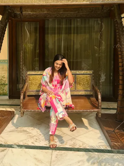 The perfect outfit for soaking in the royal vibes of Jaipur.