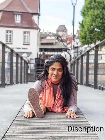 A playful split on a wooden bridge. Improving our range of movement is a priority. I encourage everyone to kick-start their week with a good, mindful stretch.