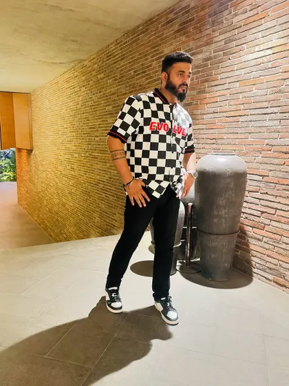 The party is about to begin. I'm ready to kick off the wedding festivities with a high-energy set for the cocktail night.