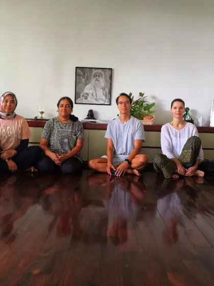 Another group photo from a Surya Kriya session. The practice is open to everyone over 14, regardless of prior yoga experience, who is seeking to improve their health and inner wellbeing.