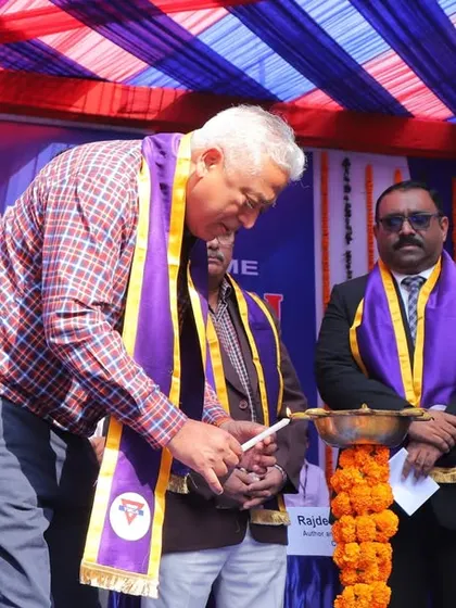 Esteemed journalist Mr. Rajdeep Sardesai lights the ceremonial lamp as the Chief Guest at our Annual Convocation, inspiring our graduating students.
