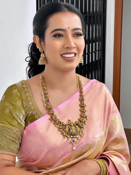 Keerthi celebrating her Beegara Oota. I created a fresh, minimalist look that was perfect for the post-wedding ceremony.
