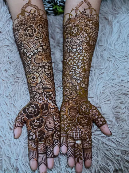 A full view of the palms for the semi-bridal design, showcasing the intricate patterns.