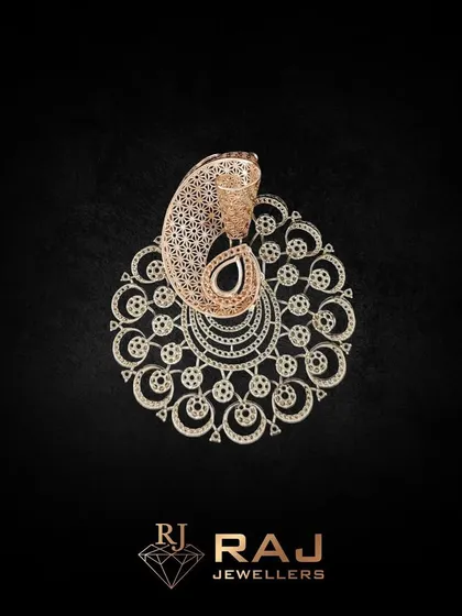 This large, circular pendant mounting is a story of luxury and grace. The intricate paisley filigree design is a beautiful canvas, ready to be brought to life with gemstones that will elevate your look.