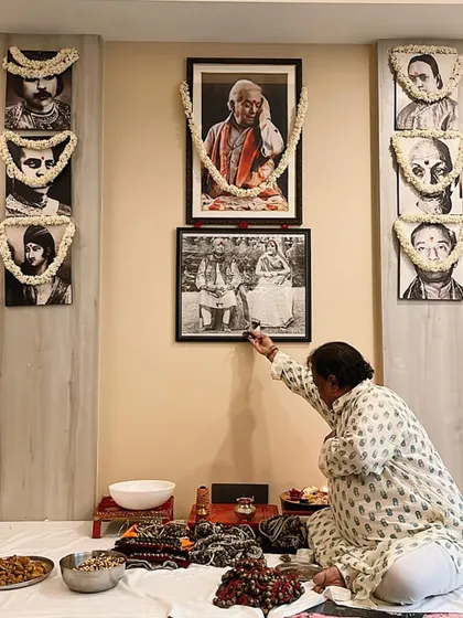 Pt. Jai Kishan Maharaj ji paying homage to his Guru, the legendary Pt. Birju Maharaj ji, during the Guru Purnima puja.
