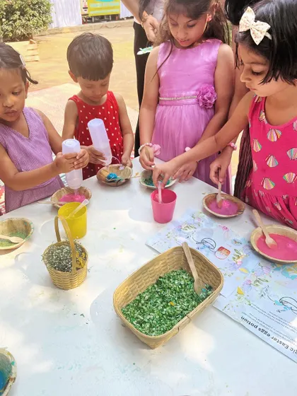 At an Easter-themed event, children loved making their own "magic potions." They mixed colorful, fizzy ingredients, which is a simple and exciting way to learn about cause and effect.