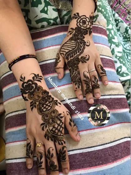 A simple and elegant design featuring a peacock motif.