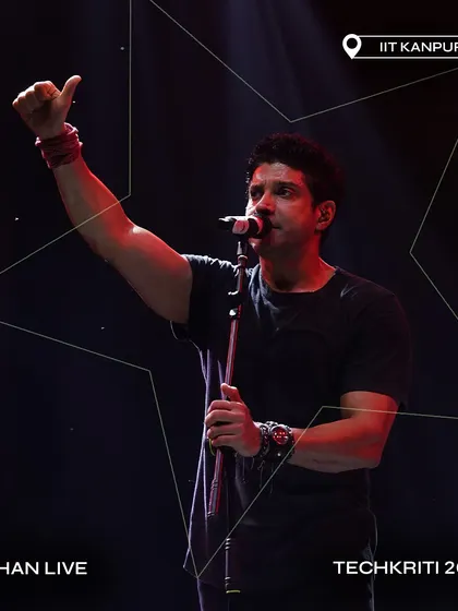 Farhan Akhtar giving a thumbs-up to the crowd during his energetic set at Techkriti, IIT Kanpur.