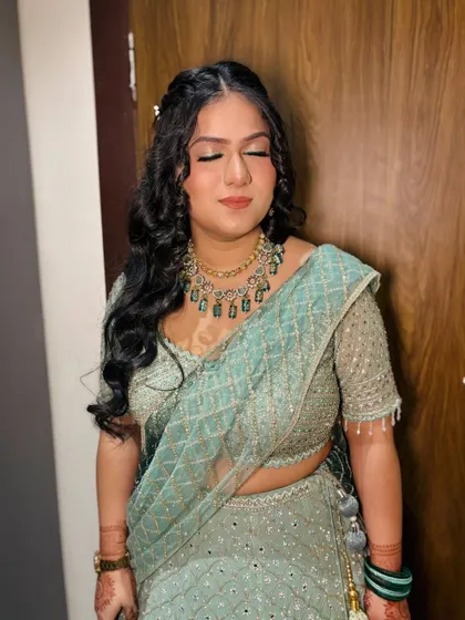 A close-up of the makeup.