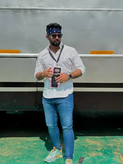 Another shot from backstage at the Holi festival. The artist pass and bandana show I was ready for the crew-level action.