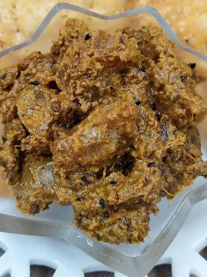 A close up look at the texture of my Amla ka Achaar. You can see the chunks of gooseberry coated in freshly ground spices, a healthy and lip smacking treat.
