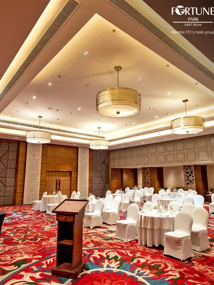 With a dedicated stage and professional seating, my banquet hall is an excellent choice for presentations and award ceremonies. I can configure the space to match the scale and tone of any corporate function.
