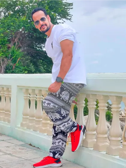 Exploring Hua Hin, Thailand. Fitness and fashion can go hand in hand. I believe in looking good and feeling good, both in and out of the gym.