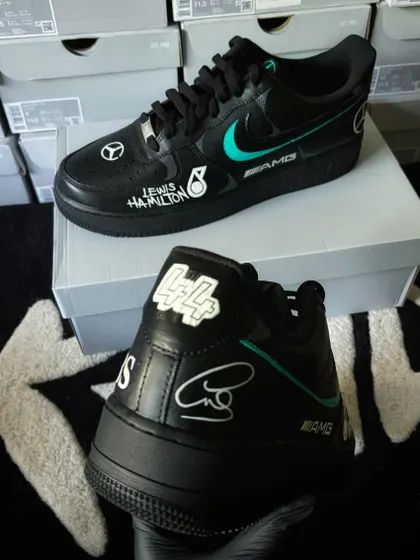 The heel of the Lewis Hamilton custom sneaker, showing his race number 44 and signature.