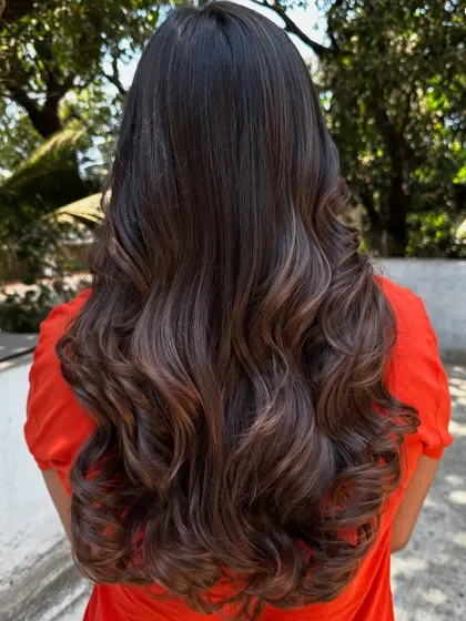 Another shot of the beautiful, refreshed hair.