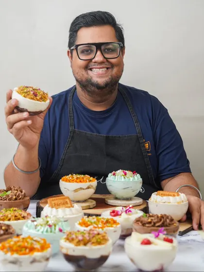 Here I am with a full spread of the fusion globe cakes from my workshop. I'm passionate about teaching you how to create these innovative desserts that blend desi roots with modern mithai concepts.
