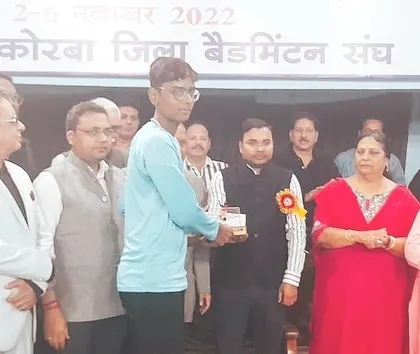 Amaan receiving his prize at the Chhattisgarh state championship after winning silver in U-15 singles and gold in U-15 doubles.