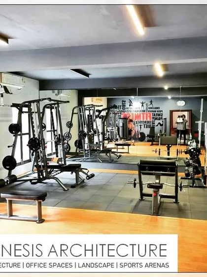 We designed this clubhouse gym to be an energetic and motivating space. The layout provides ample room for various equipment, while large mirrors enhance the sense of space and allow for proper form checks during a workout.