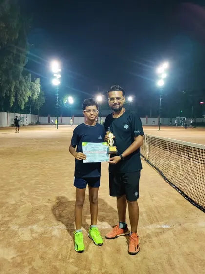 Another win for our rising star Tyakshi Lather. Here she is after winning the AITA CS-7 under-12 tournament at Sports Hub Tennis Academy, Dwarka, under the floodlights.