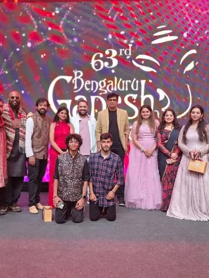 A group photo with all the amazing artists after the VP Live in Concert at Bengaluru Ganesha Utsava.