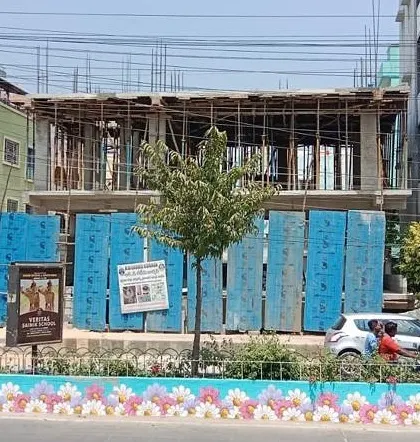The store during the construction phase. It's always exciting to see the structural framework go up, knowing it's the skeleton of the final, impactful design.