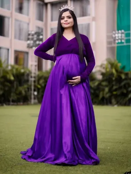 This simple yet gorgeous purple velvet and satin gown is a great budget-friendly option for a classic maternity shoot. It’s elegant and comfortable.