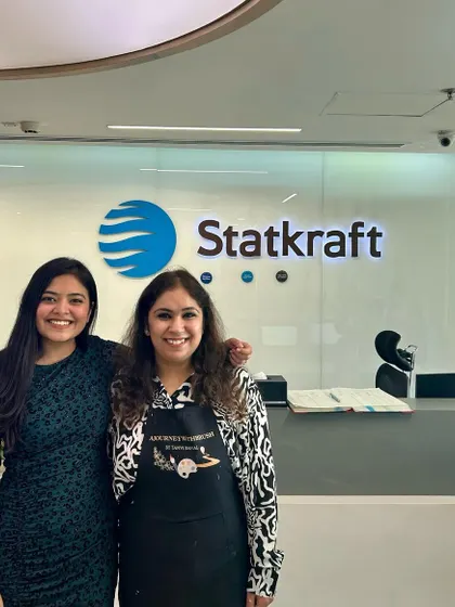 A photo with my wonderful co-host for the Statkraft workshop. It was great to collaborate and bring both art and wellness to the team.