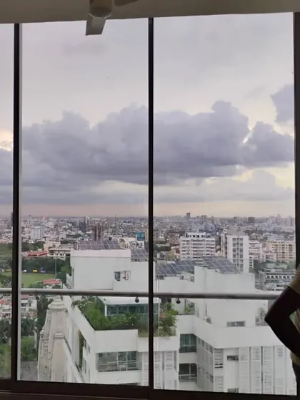 At greater heights, greater performance is required. We replaced the builder-provided windows in this high-rise with our superior WAW systems to ensure better insulation and weather resistance.