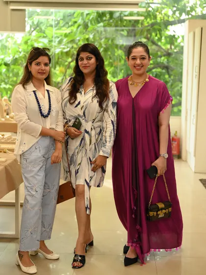 Friends, fashion, and fine jewelry. We love transforming a get-together into a memorable jewelry styling soirée, where guests can share laughter and discover new treasures together.