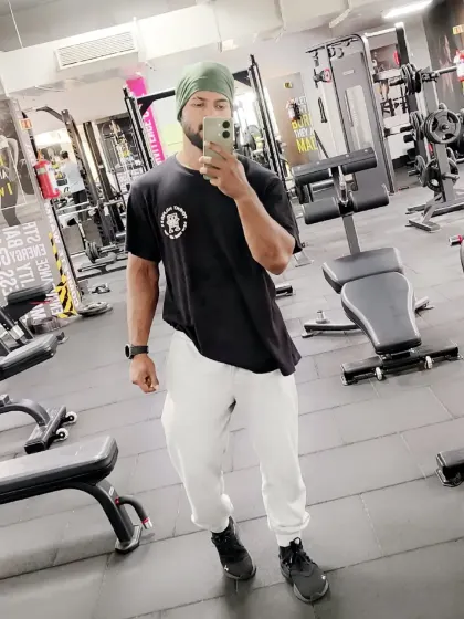 Always remember you are braver than you believe and stronger than you seem. A quick selfie in the gym to remind myself of the journey.