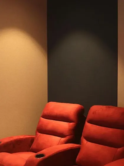A duplicate of 315, this shot again shows the clean and effective use of integrated lighting.
