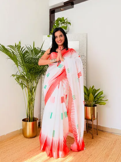 A simple yet beautiful tricolor saree with minimal block prints. This is for those who prefer an understated look. The cotton linen fabric is very comfortable.