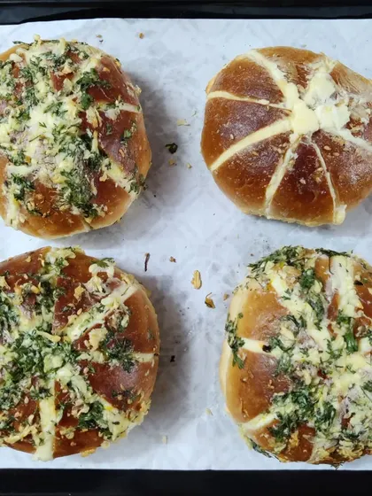A fresh batch of my Korean Cream Cheese Garlic Buns, ready to be packed. These buns are filled with sweet and savoury cream cheese and brushed with a rich garlic-herb butter.