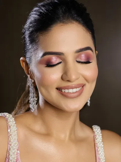 A close-up of the pink eyeshadow, blended beautifully to create a soft, romantic feel.