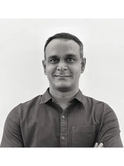 Meet Ar. Arunkumar Deivanayagam, a Principal Architect at Collage. Arun is a passionate and practical visionary who conceptualizes design through details and perspectives, with a talent for capturing moments through both blueprints and photography.