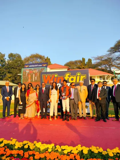The presentation ceremony for The T.B. Hanumantharaj Memorial Trophy with the winning team of Sofiya.