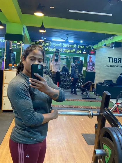 A quick selfie in the gym mirror. The gym is my second home, the place where I build myself, both physically and mentally.