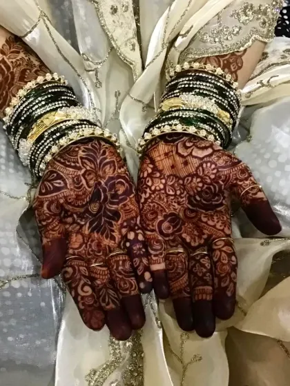 This is the stunning result you can achieve with my special blend bridal cones. Notice the deep, dark color on the palms and fingertips, perfect for a bride's most important day. The intricate floral and paisley patterns show the fine lines my cones can create.
