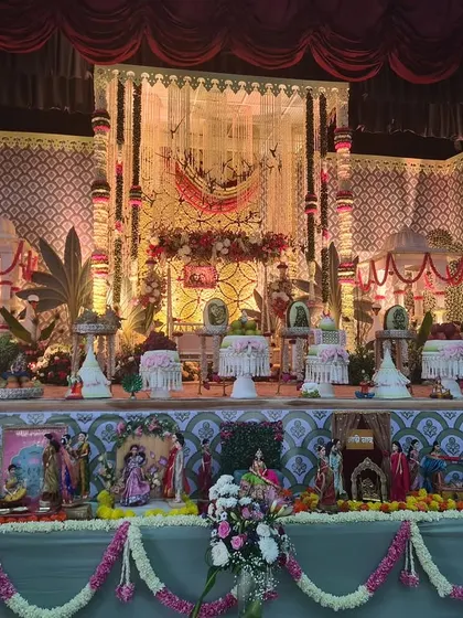 An absolutely grand and premium baby shower setup. This display combines our traditional doll rukhwat with an exclusive Thai-inspired fruit and flower arrangement for a truly luxurious feel.