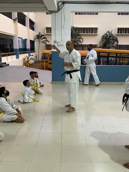 Sensei Vivek engages with the students, answering their questions about the army. These interactions inspire our young karateka and broaden their horizons.