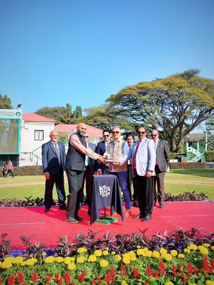 Mr. K.S. Pratap presents The K.N. Chennabasappa Memorial Trophy.