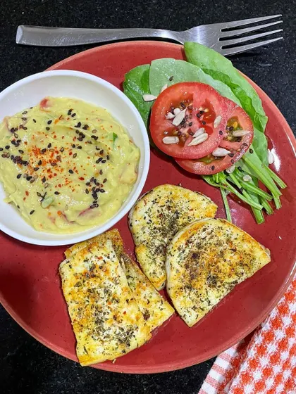 Breaking my 17-hour fast with this beautiful plate. It has pan-fried paneer with herbs, a side of fresh avocado mash, and veggies. This is a perfect example of a nourishing meal full of protein and healthy fats.