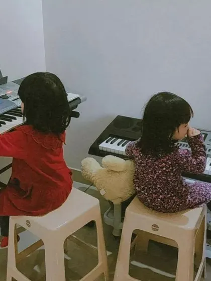Music really cannot be defined by how old you are. Today we had two little visitors try their hands at the keyboard and we must admit they had a blast!