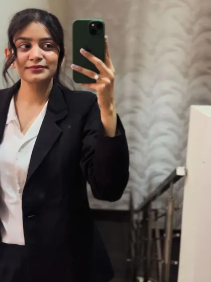 Another selfie reflecting my modern approach to the legal profession. I stay updated on legal news and trends to better serve my clients.