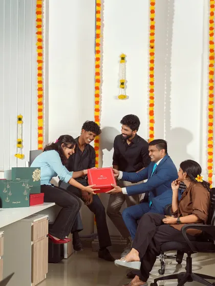 Celebrating Diwali with your work family hits different. We love seeing teams come together and share the joy of gifting with our specially curated corporate hampers.