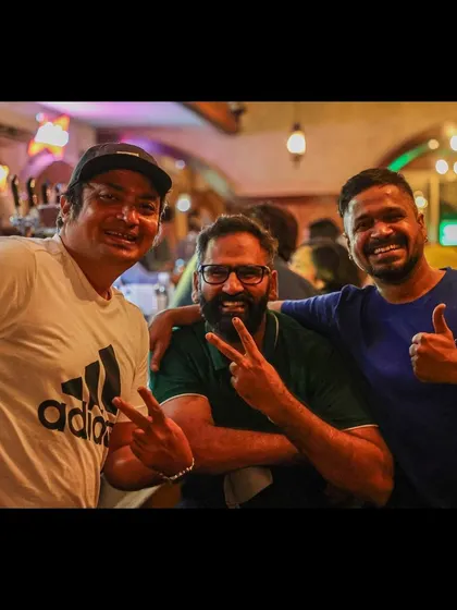 All smiles and peace signs from the crowd at Watson's. The positive energy is everything.