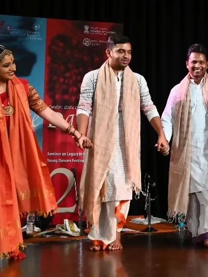 My student Meera Sreenarayanan with her brilliant orchestra after a thunderous performance at the Young Dancers Fest in Delhi.