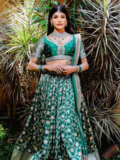 Another view of our emerald green and American Diamond set, perfect for a glamorous evening event.